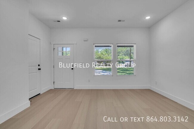 Building Photo - 72 Blackstock Rd