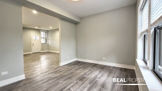 Building Photo - 1136 Maple Ave