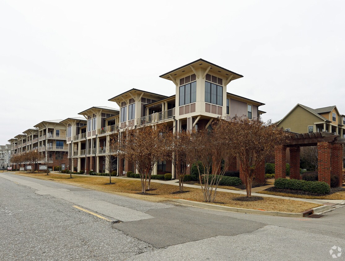 Rivertown on the Island Apartments in Memphis, TN