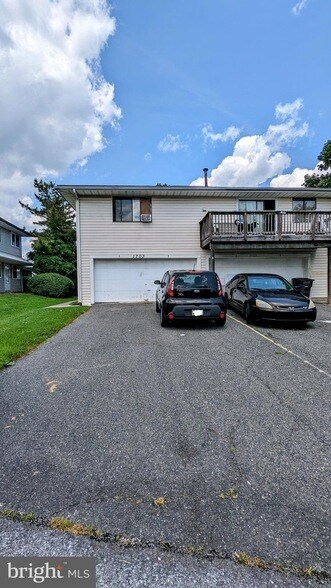 Foto del edificio - 1703 Fountain Rock Way