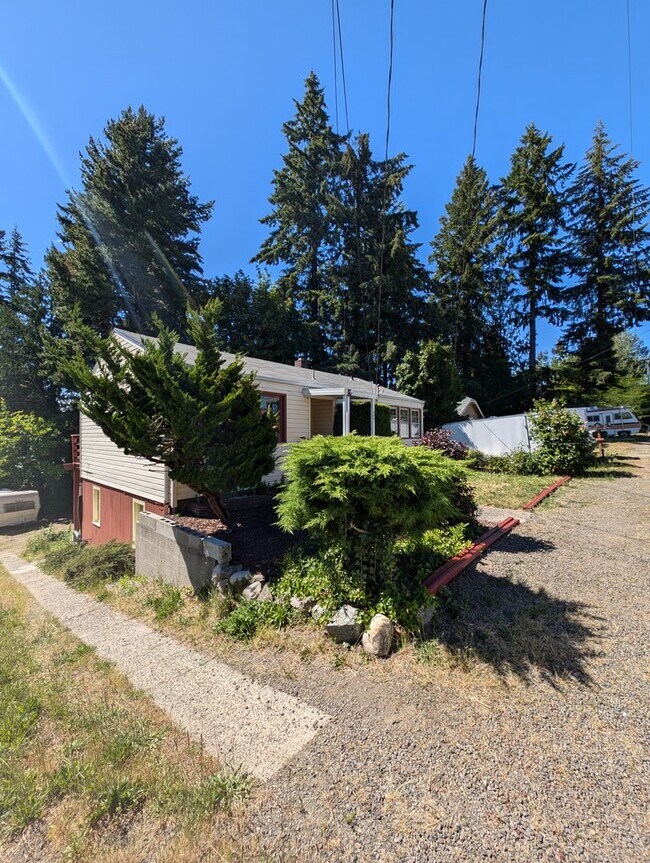 Foto del edificio - A Quarky Bremerton Original! Tons of Space...