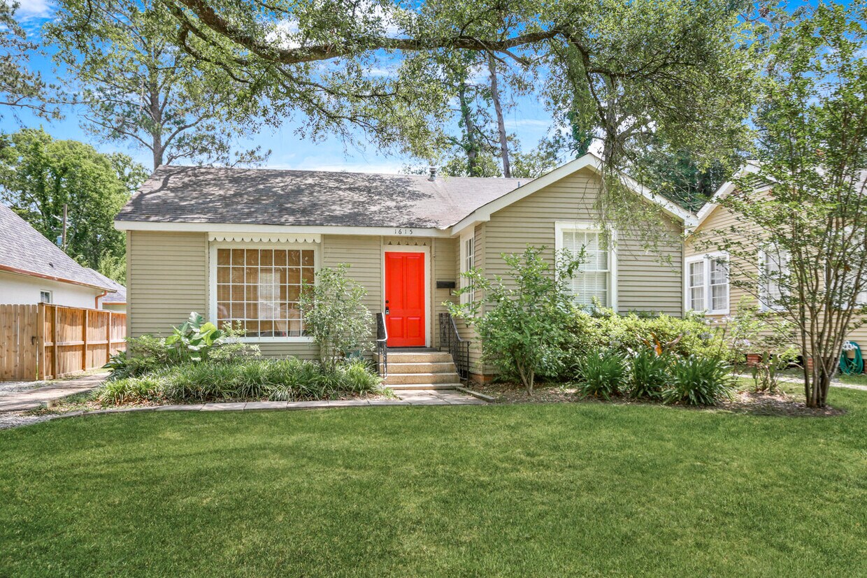 Primary Photo - 1615 Marshall Dr