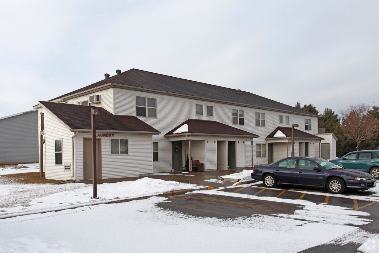 2515 Harvey Dr, Menomonie, WI 54751 Apartments in Menomonie, WI