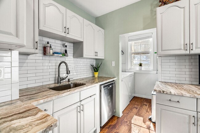 Foto del edificio - 87 Condor St