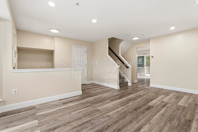 Building Photo - 10299 Wimbledon Pl