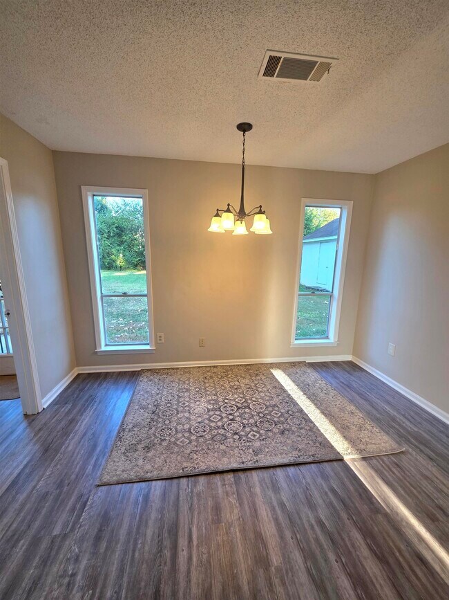 Foto del edificio - 4098 Mimosa Hill Ln