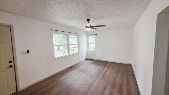 Building Photo - 2026-2028 S Fairway Ave