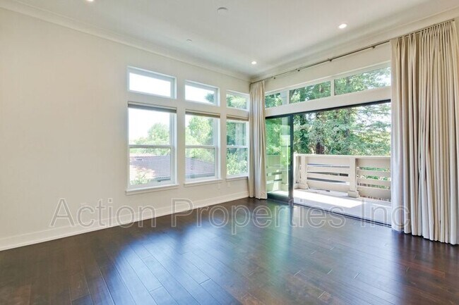 Foto del edificio - 321 Scarlett Terrace