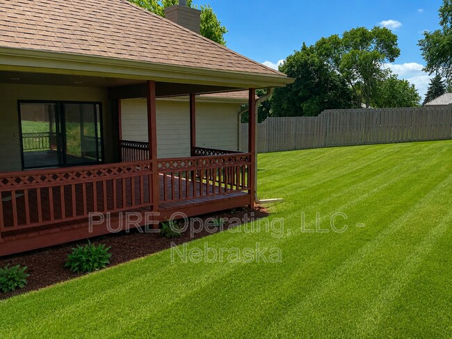 Foto del edificio - 15527 Mason Cir