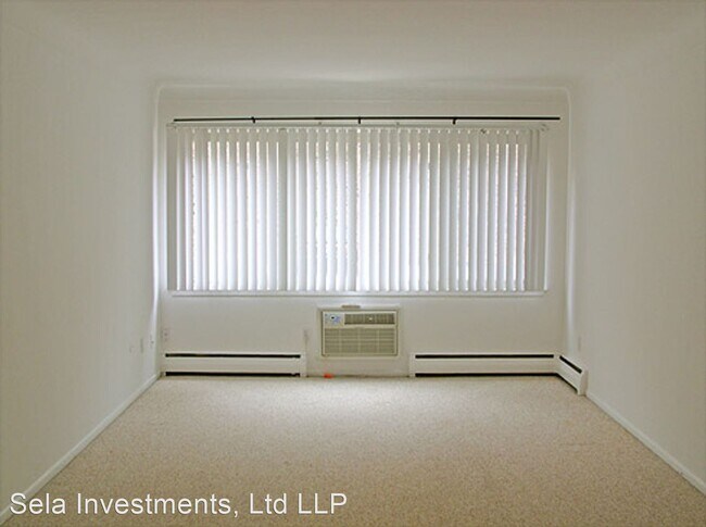 Building Photo - 1 br, 1 bath Apartment - 1565-1575 St Paul...