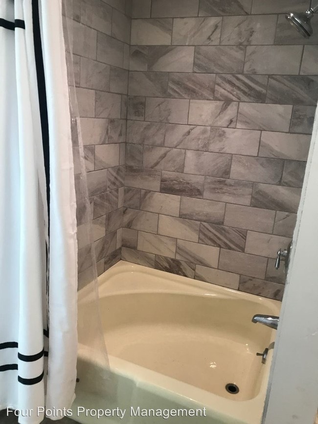 Foto del edificio - 3 br, 1.5 bath House - 115 West street