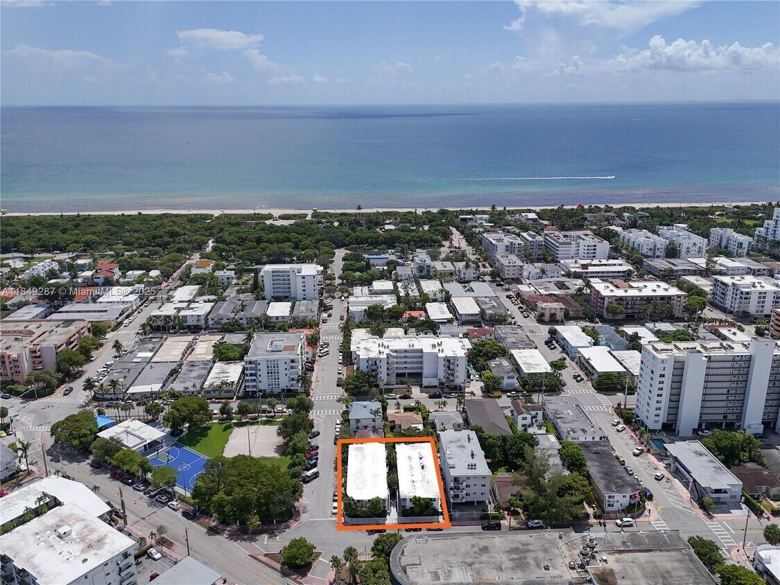 Foto principal - 7945 Carlyle Ave