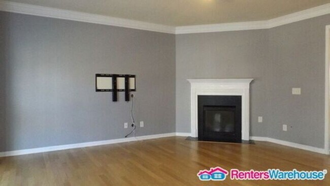 Building Photo - 628 Pecan Knoll Dr