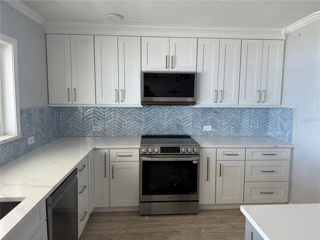 Building Photo - 590 Belle Point Dr