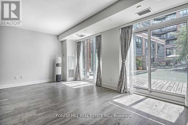 Photo du bâtiment - 7608 Yonge St