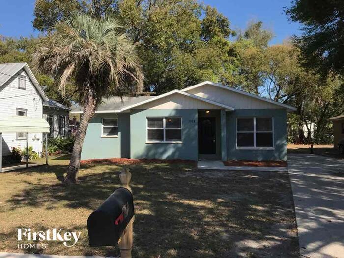Primary Photo - 3208 E 25th Ave