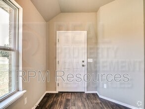 Building Photo - 1820 Hayes Ln