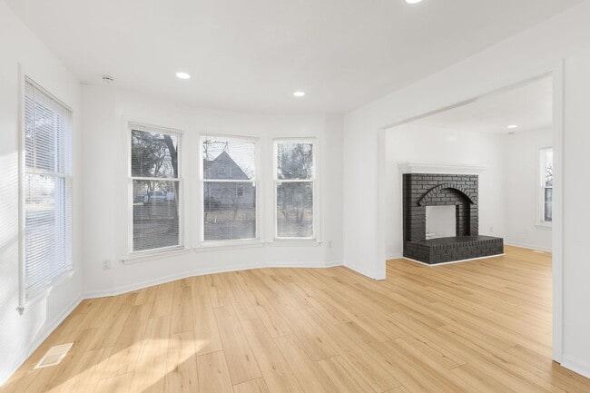 Building Photo - RARE 6 BEDROOM • COMPLETELY RENOVATED — HURRY!