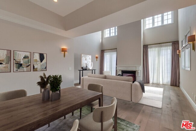 Foto del edificio - 1379 Midvale Ave