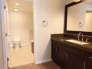 Master bathroom/Vanity - Atlantic Times Square