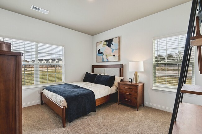 The Jane Bedroom - Westgate on Third