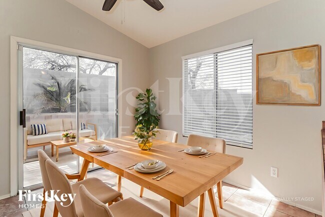 Foto del edificio - 3392 W Vía Campana De Oro