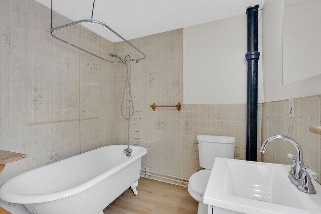 Foto del edificio - 11 Russell Rd