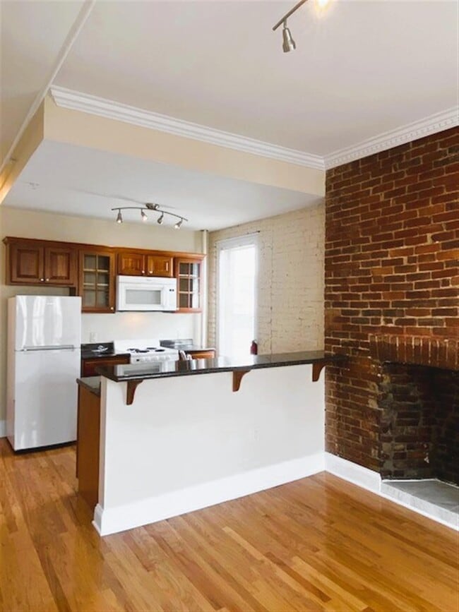 Building Photo - 878 Massachusetts Ave