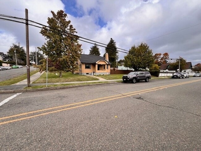 Building Photo - 1416