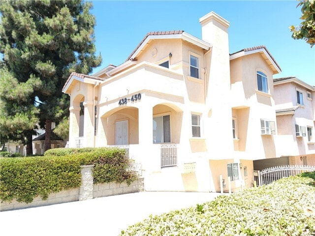 Foto del edificio - 438 S Sefton Ave