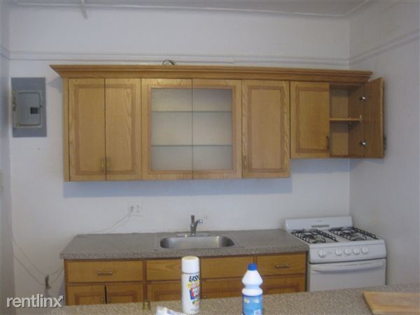 Foto del edificio - 2020 Powell Ave