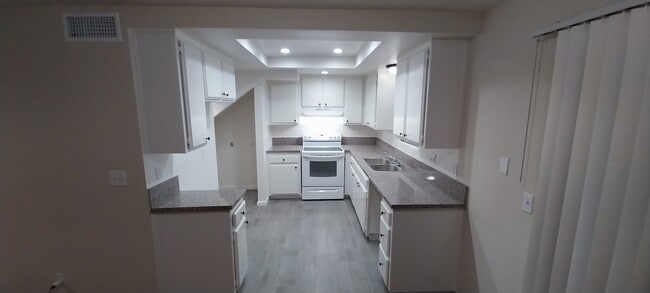 Building Photo - 1009 33rd St