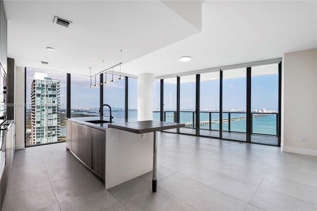 Foto del edificio - 2900 NE 7th Ave