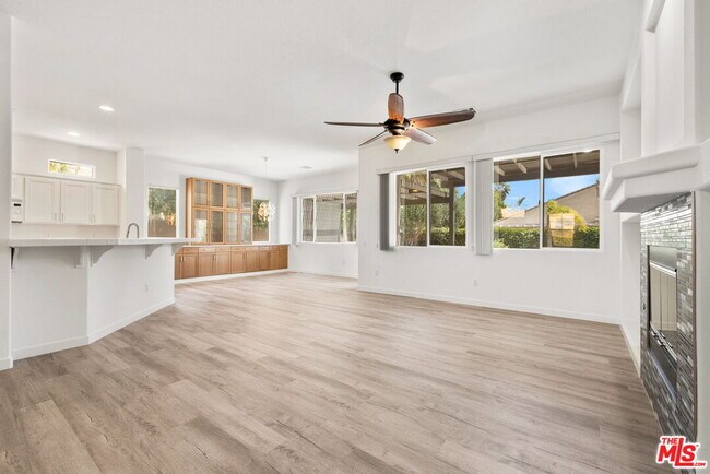Building Photo - 3411 E Circulo San Sorrento Rd