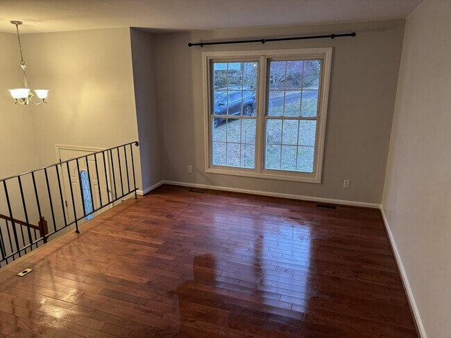 Foto del edificio - 2036 Yew Ct