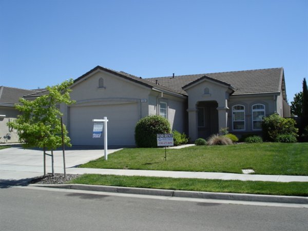 Building Photo - 634 Falling Rock Ct