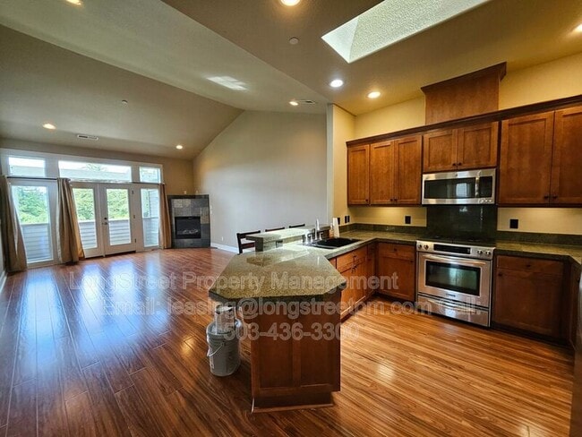 Photo - 10225 SE Bristol Ln House