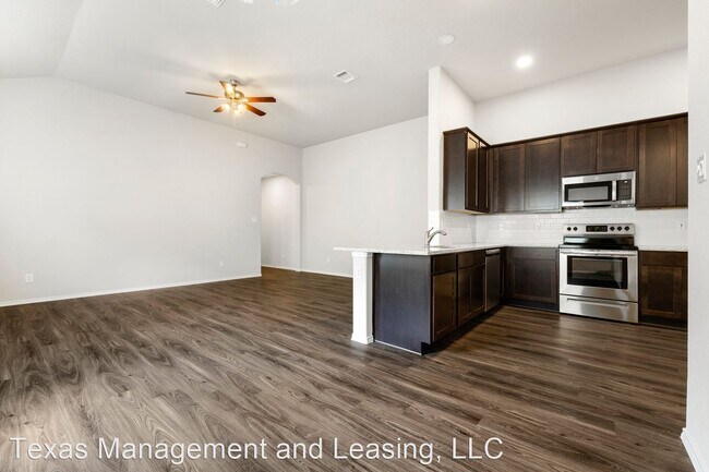 Building Photo - 3 br, 2 bath Townhome - 5510 Rio Canyon -2