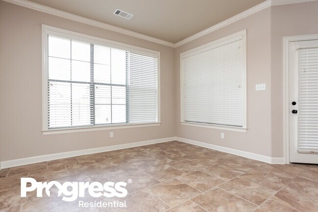 Building Photo - 9658 Woodland Creek Cove