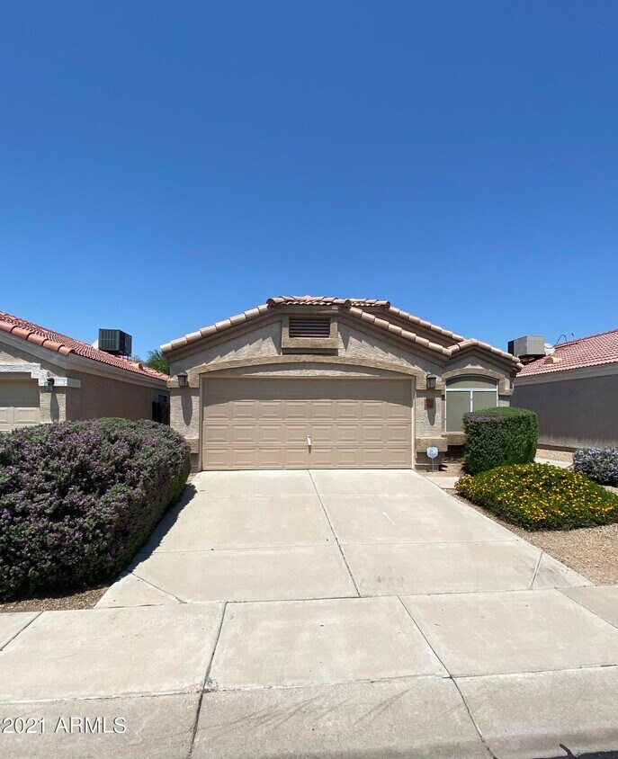 Primary Photo - 3028 E Blackhawk Dr