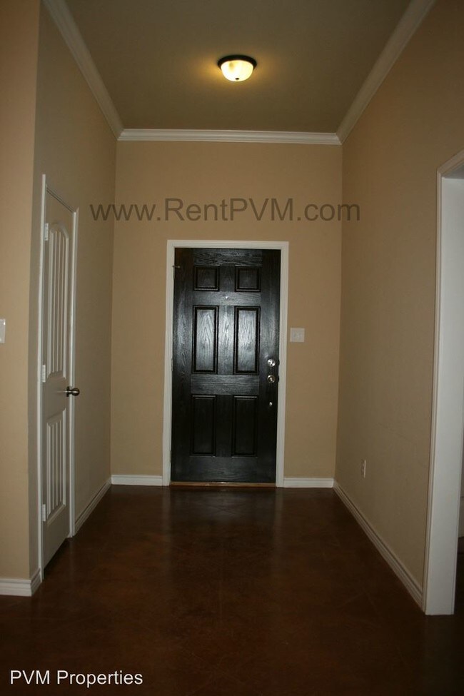 Building Photo - 3157 Breton St