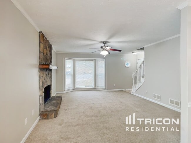 Building Photo - 1925 Sidneys Cove