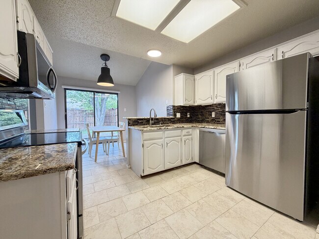 Foto del edificio - 1717 Sterling Ln