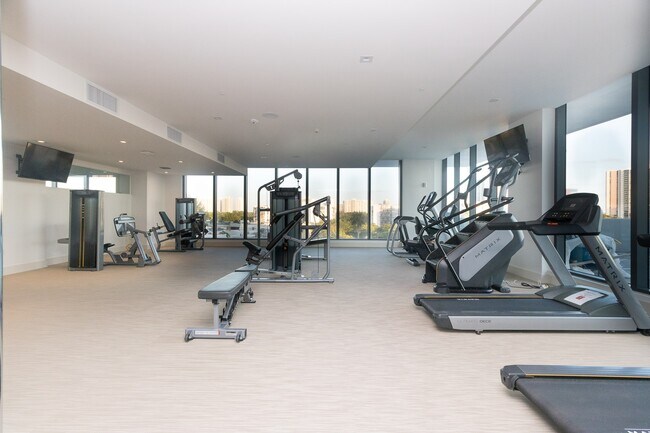 Foto del edificio - 3585 NE 207th St