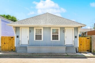 Building Photo - 2322 St Andrew St