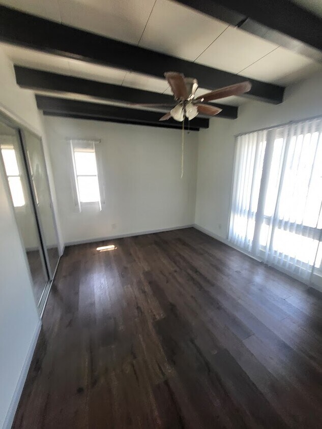 Foto principal - 3200 W 99th St