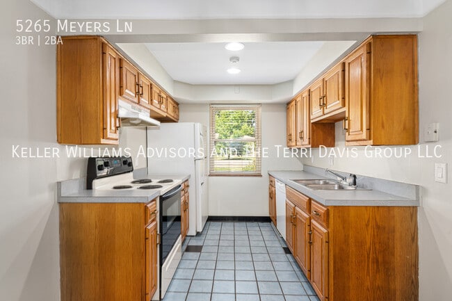 Foto del edificio - 5265 Meyers Ave