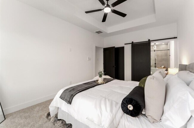 Foto del edificio - 4121 Shelby Cir