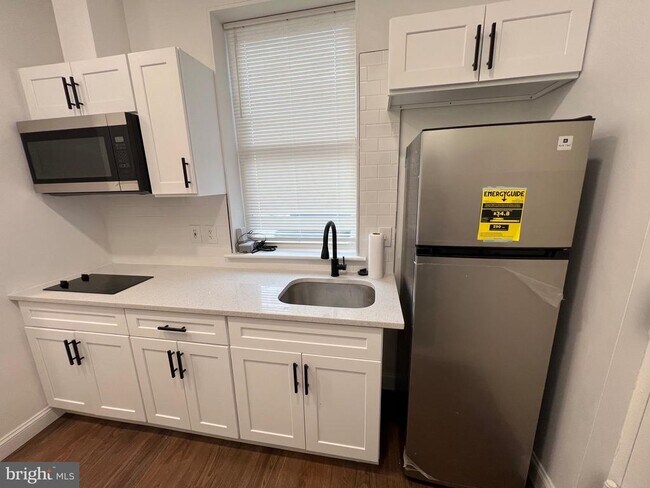 Foto del edificio - 2145 Elkins Ave