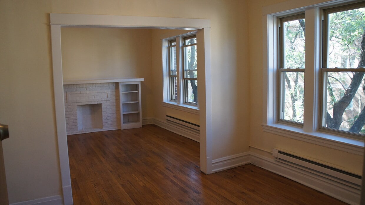 Primary Photo - 2917 W George St